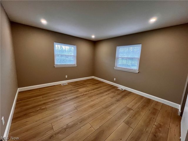 6910 Carriage Hill Drive 101, Brecksville, OH 44141