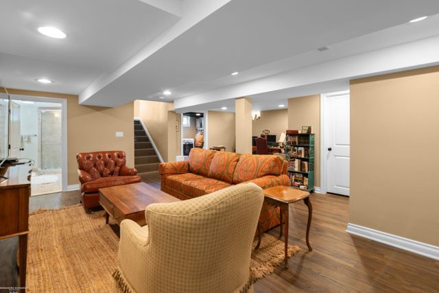 832 Loraine Street, Grosse Pointe, MI 48230