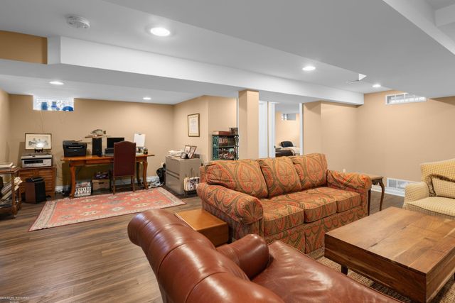 832 Loraine Street, Grosse Pointe, MI 48230