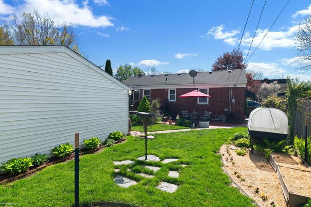832 Loraine Street, Grosse Pointe, MI 48230