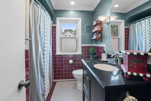 832 Loraine Street, Grosse Pointe, MI 48230