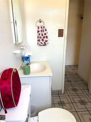 3854 Tilden Avenue, Culver City, CA 90232