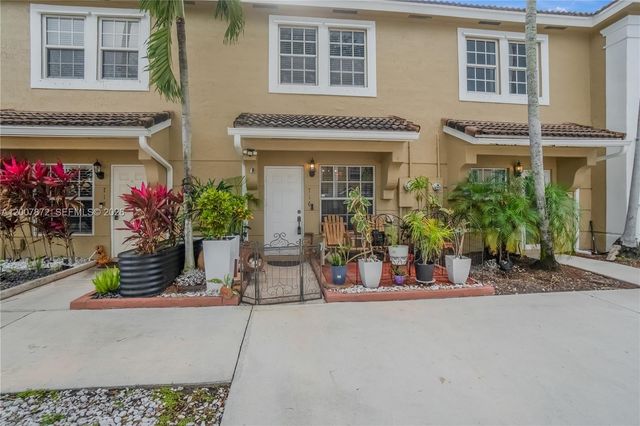 716 SW 122nd Ave, Pembroke Pines, FL 33025