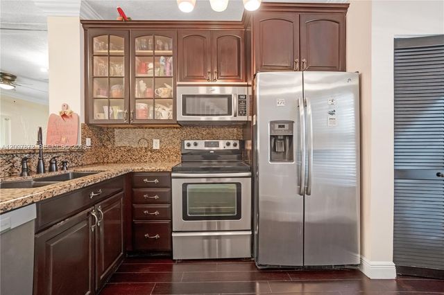 716 SW 122nd Ave, Pembroke Pines, FL 33025