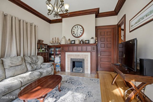 65 2nd Avenue, Troy, NY 12180