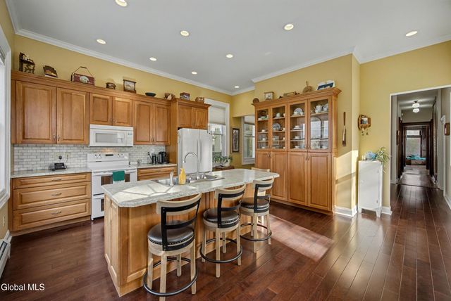 65 2nd Avenue, Troy, NY 12180