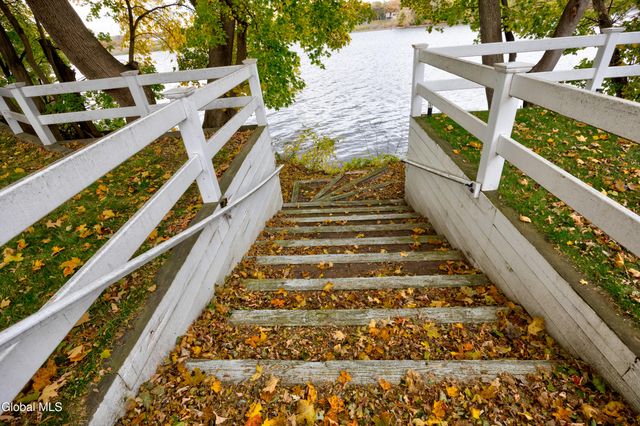 65 2nd Avenue, Troy, NY 12180