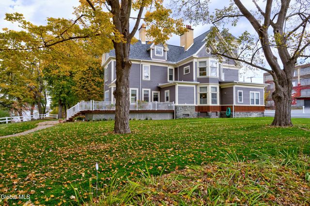 65 2nd Avenue, Troy, NY 12180