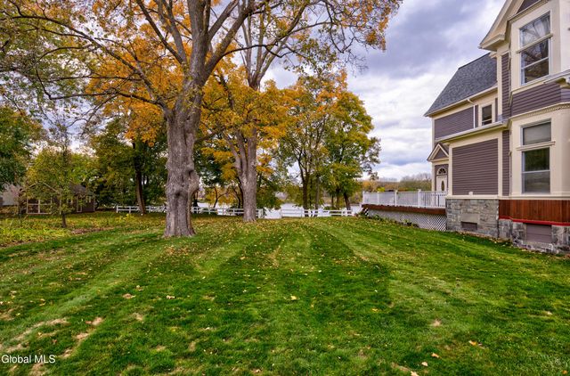 65 2nd Avenue, Troy, NY 12180