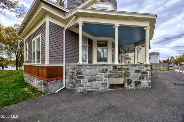 65 2nd Avenue, Troy, NY 12180