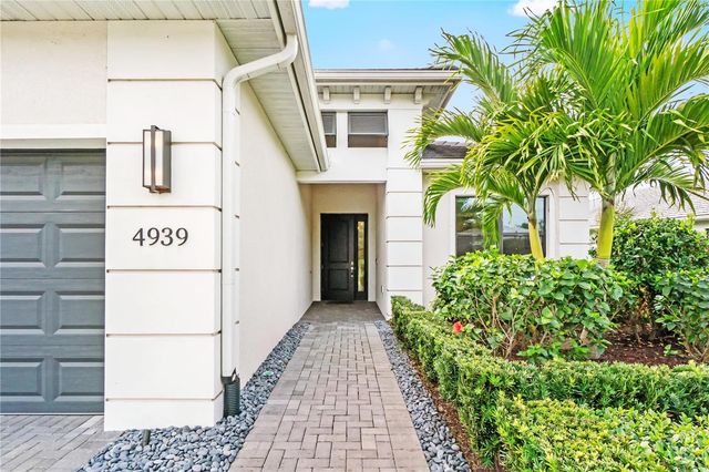 4939 SURFSIDE CIRCLE, Bradenton, FL 34211