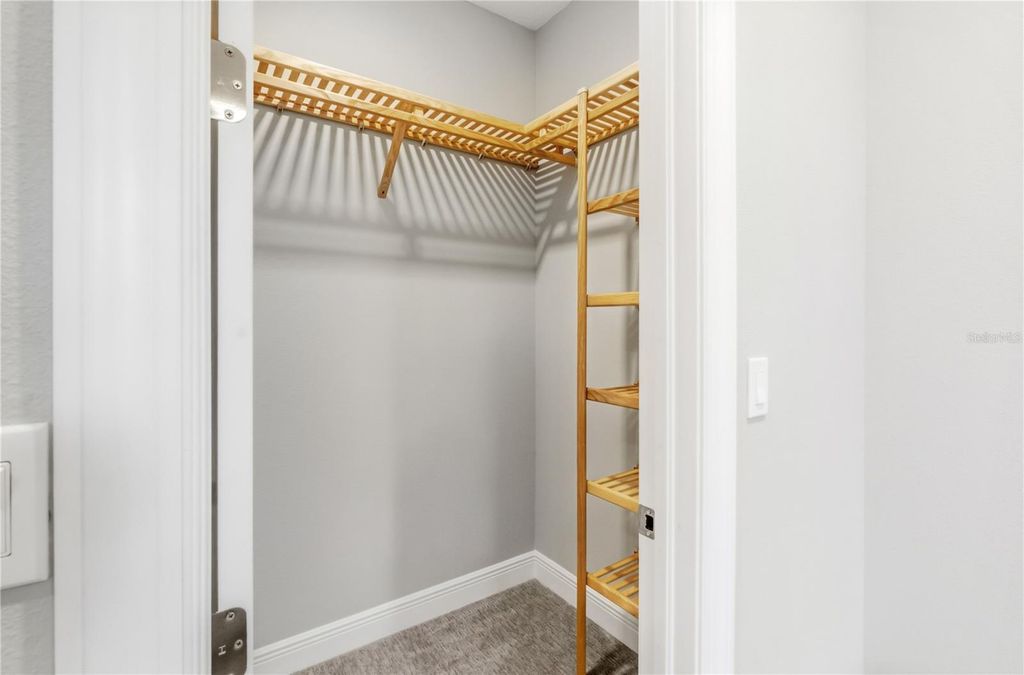 Image 17 of property listing at 4939 SURFSIDE CIRCLE, Bradenton, FL 34211