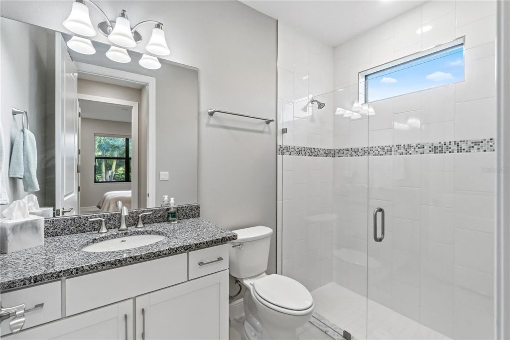 Image 19 of property listing at 4939 SURFSIDE CIRCLE, Bradenton, FL 34211