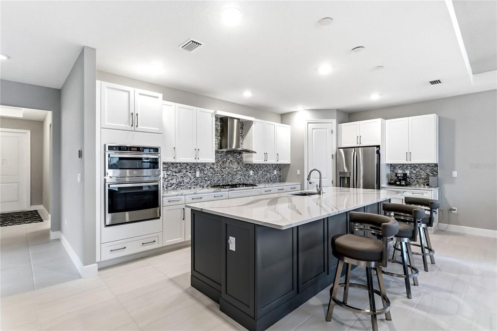 Image 28 of property listing at 4939 SURFSIDE CIRCLE, Bradenton, FL 34211