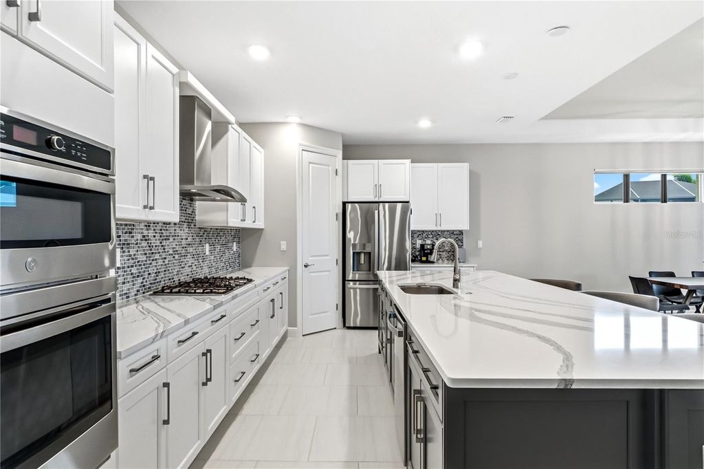 Image 29 of property listing at 4939 SURFSIDE CIRCLE, Bradenton, FL 34211