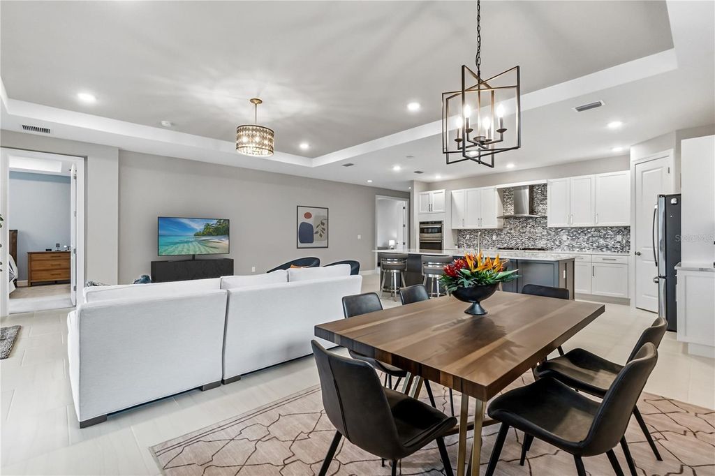 Image 34 of property listing at 4939 SURFSIDE CIRCLE, Bradenton, FL 34211