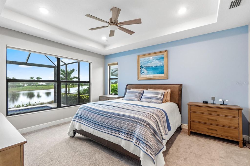 Image 37 of property listing at 4939 SURFSIDE CIRCLE, Bradenton, FL 34211