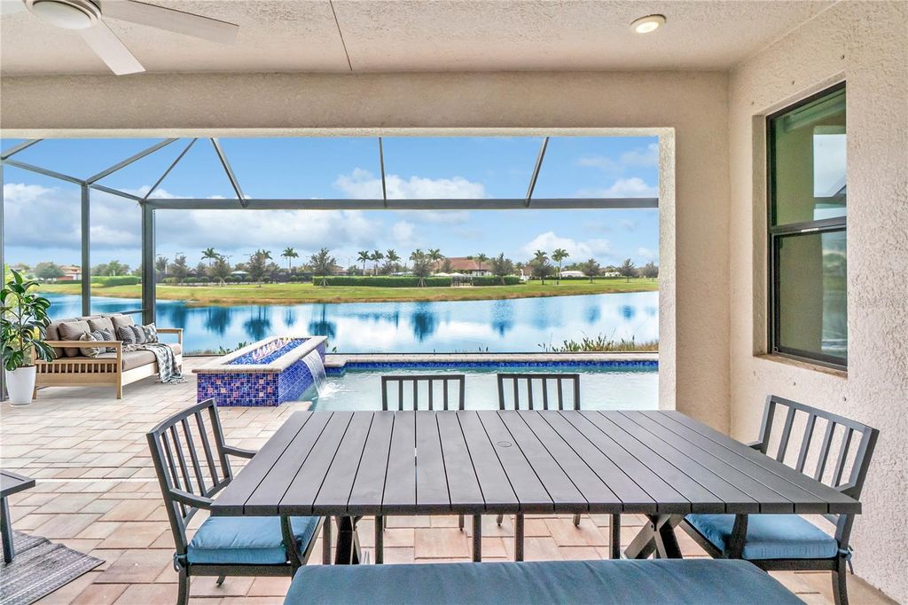 Image 49 of property listing at 4939 SURFSIDE CIRCLE, Bradenton, FL 34211