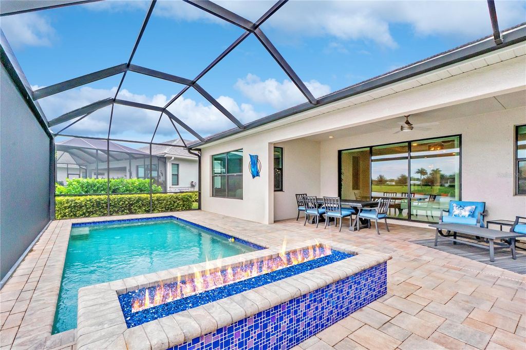 Image 51 of property listing at 4939 SURFSIDE CIRCLE, Bradenton, FL 34211