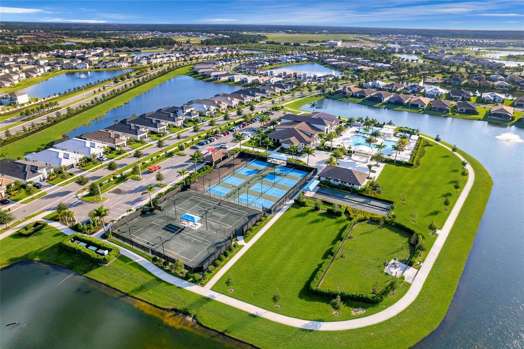 Image 64 of property listing at 4939 SURFSIDE CIRCLE, Bradenton, FL 34211