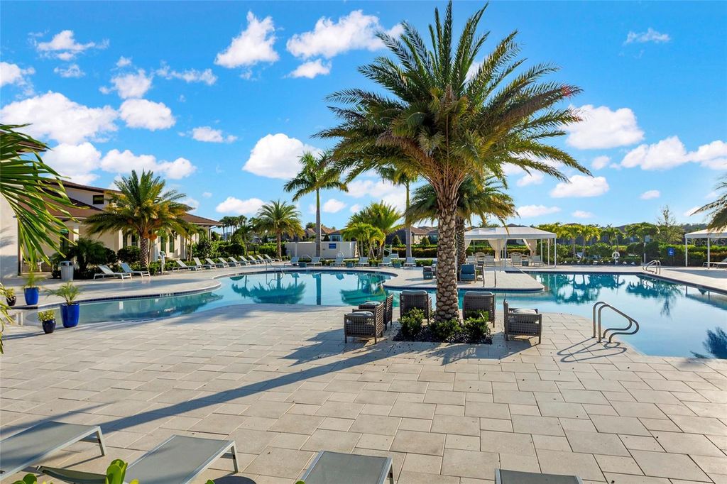 Image 77 of property listing at 4939 SURFSIDE CIRCLE, Bradenton, FL 34211