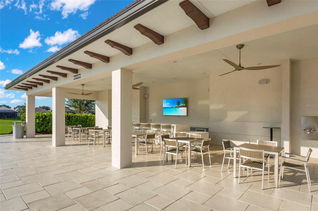 Image 78 of property listing at 4939 SURFSIDE CIRCLE, Bradenton, FL 34211