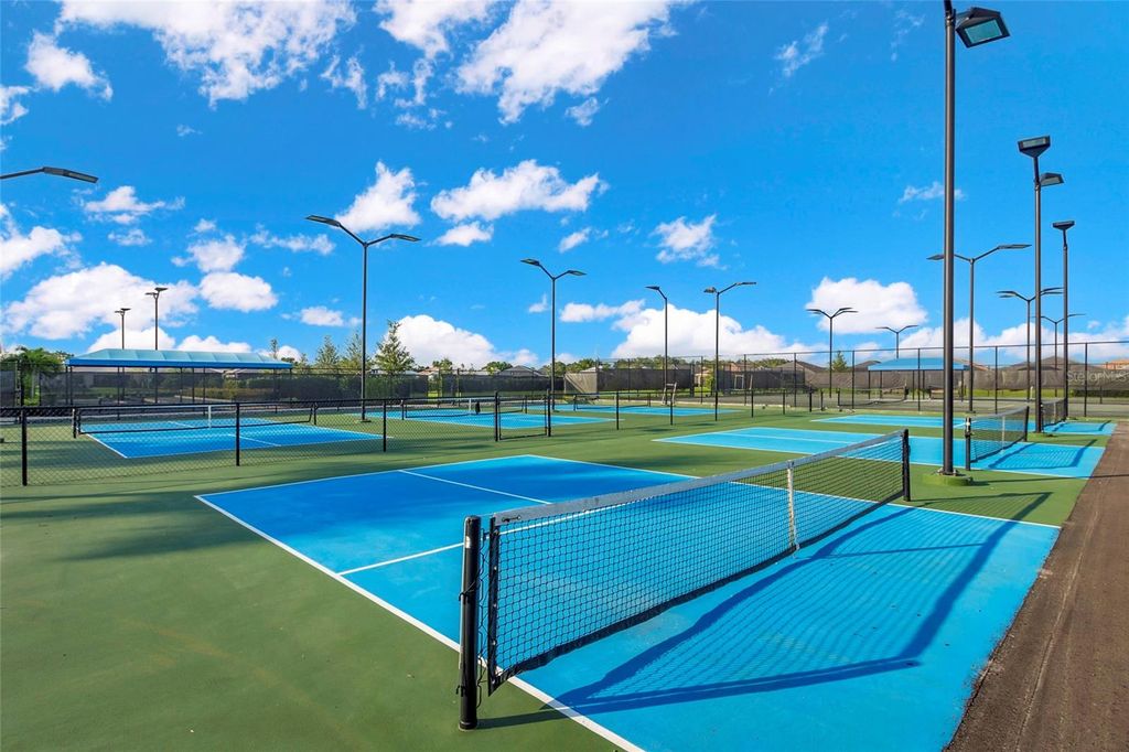 Image 80 of property listing at 4939 SURFSIDE CIRCLE, Bradenton, FL 34211