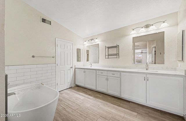 3922 E Goldfinch Gate Lane, Phoenix, AZ 85044