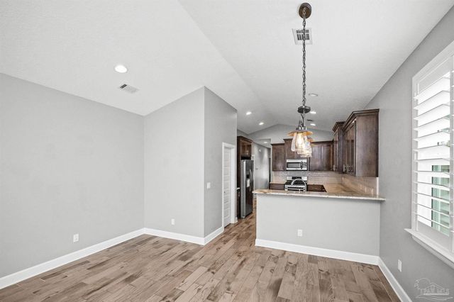 1121 E Maxwell St, Pensacola, FL 32503