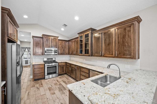 1121 E Maxwell St, Pensacola, FL 32503