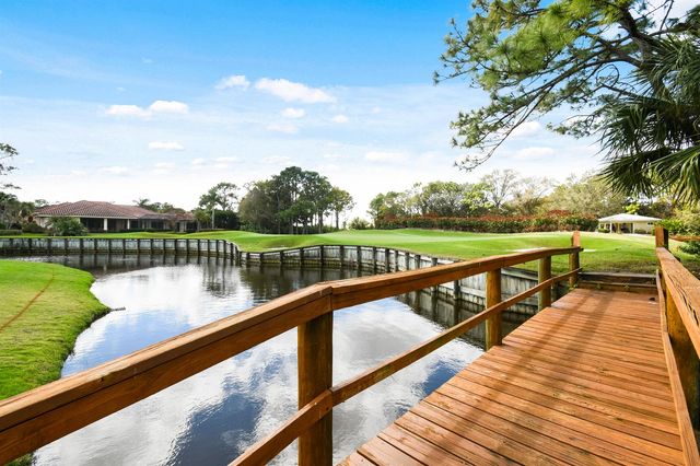 2201 NW Seagrass Drive, Palm City, FL 34990