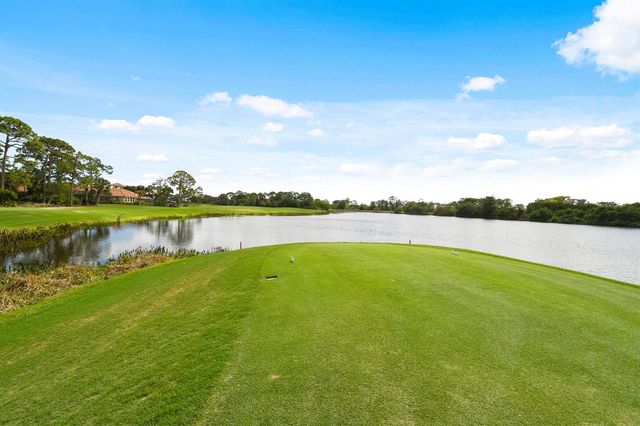 2201 NW Seagrass Drive, Palm City, FL 34990
