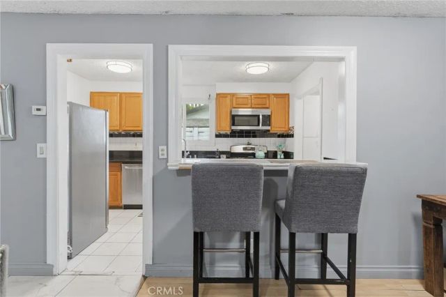 8233 Fallbrook, West Hills, CA 91304