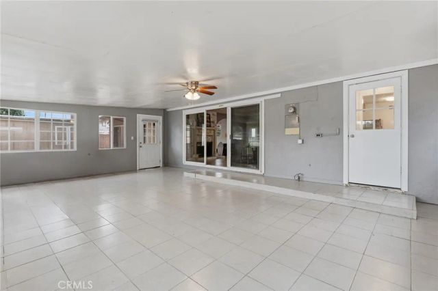 8233 Fallbrook, West Hills, CA 91304