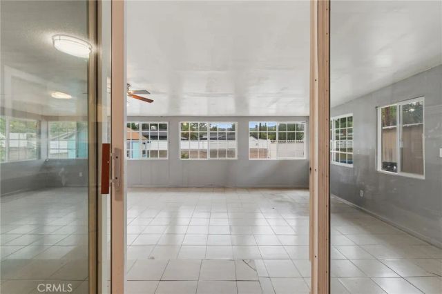 8233 Fallbrook, West Hills, CA 91304