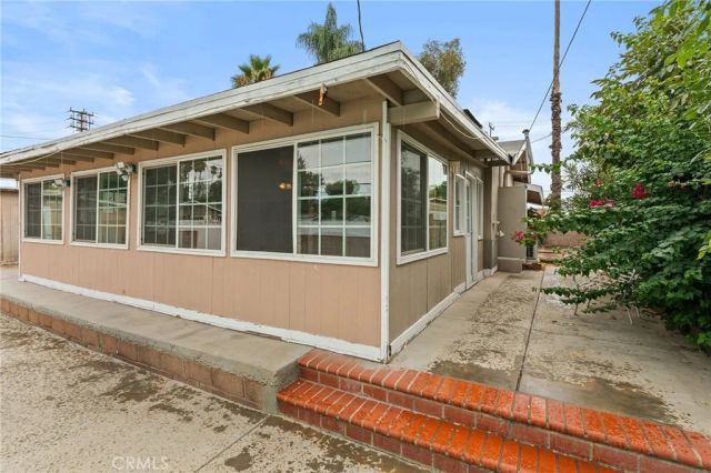8233 Fallbrook, West Hills, CA 91304