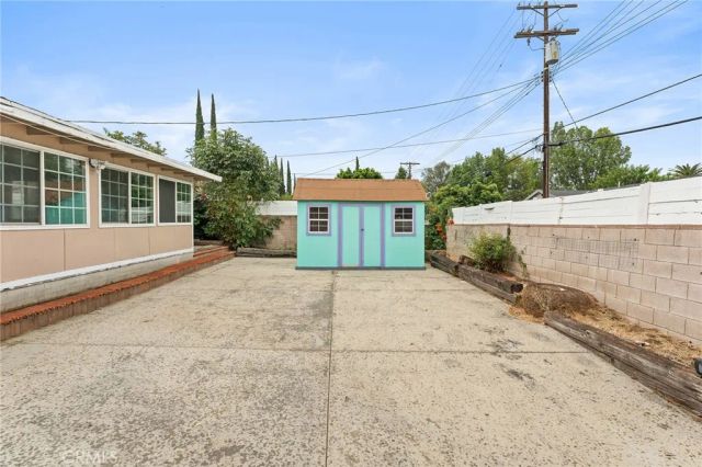 8233 Fallbrook, West Hills, CA 91304