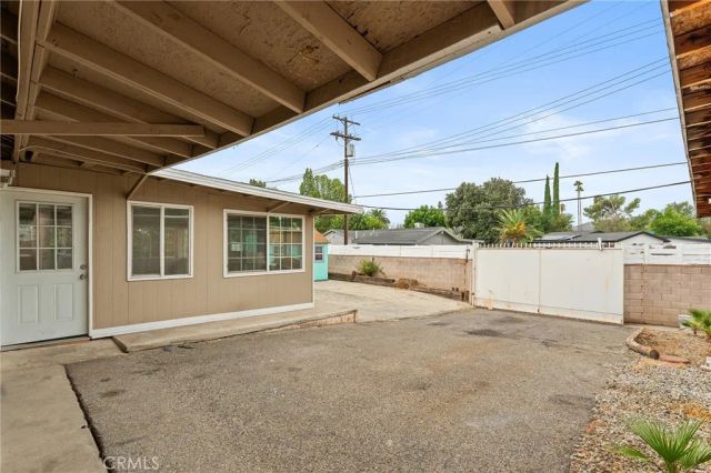 8233 Fallbrook, West Hills, CA 91304
