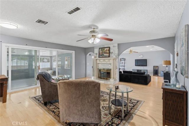 8233 Fallbrook, West Hills, CA 91304