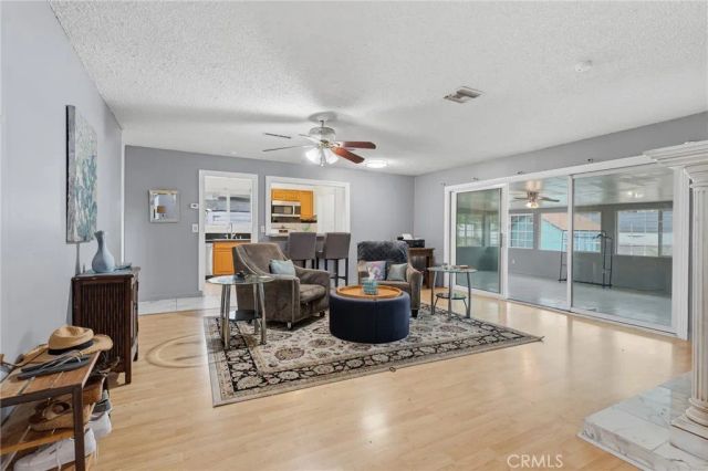 8233 Fallbrook, West Hills, CA 91304