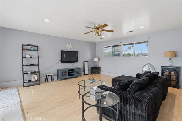 8233 Fallbrook, West Hills, CA 91304