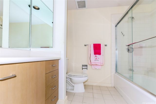 1 Keahole Place 2113, Honolulu, HI 96825