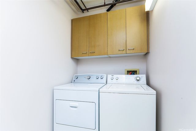 1 Keahole Place 2113, Honolulu, HI 96825