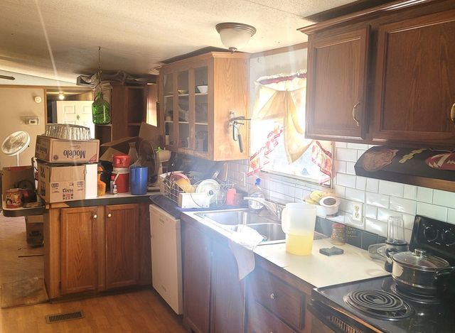 112 E Oak Street, Yantis, TX 75497