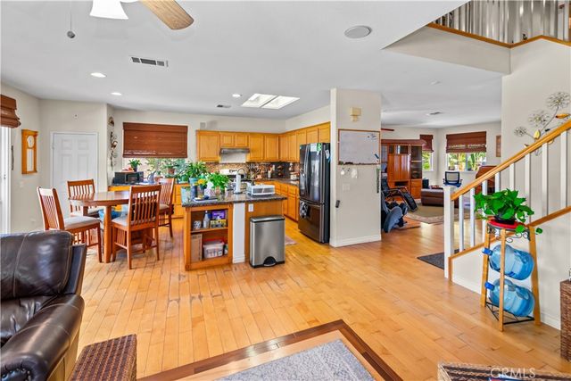 925 Hemingway Drive, Corona, CA 92878