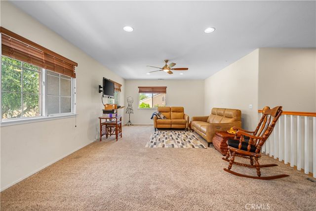 925 Hemingway Drive, Corona, CA 92878