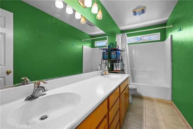 925 Hemingway Drive, Corona, CA 92878