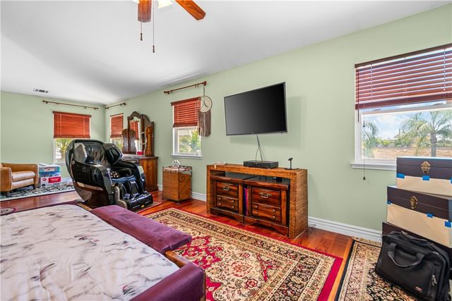 925 Hemingway Drive, Corona, CA 92878