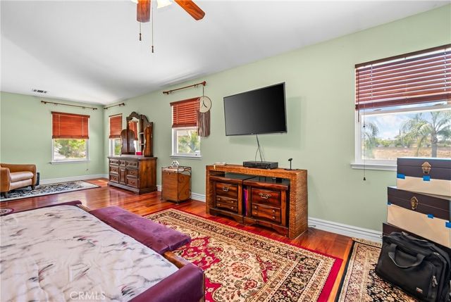 925 Hemingway Drive, Corona, CA 92878