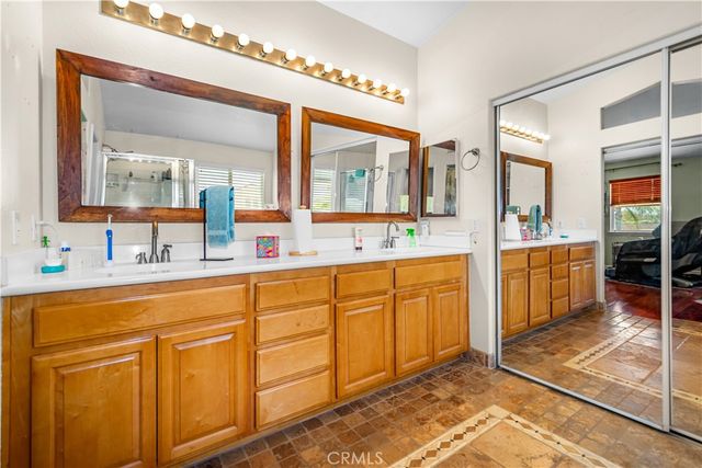 925 Hemingway Drive, Corona, CA 92878